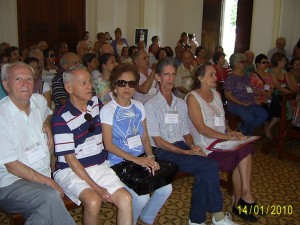 Visita do grupo à Igreja da cidade de Brodowski para conhecer a obra do pintor Candido Portinari