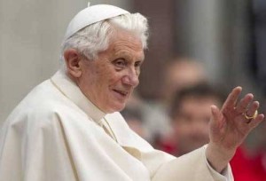 Bento XVI sai